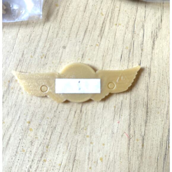 VTG pilot wings Spirit Airlines stewardess Junior Pilot Kiddie Wings Lot Of 18 - Picture 6 of 6